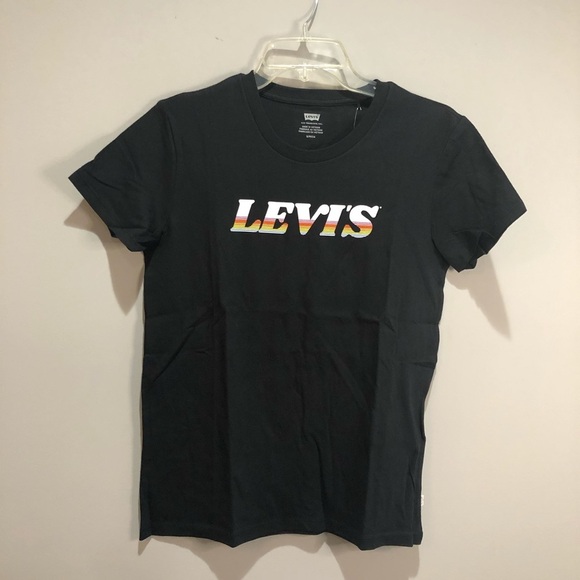 Levi’s Graphic Tee - Picture 1 of 3